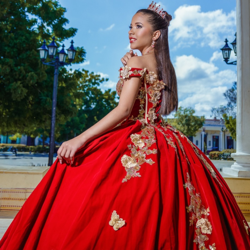 Red Princess Quinceanera Dresses Off Shoulder Gold Applique Lace Bow Corset Sweet 16 Dress Ball Gown Vestidos 15 De Anos