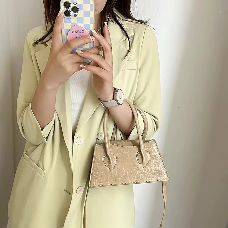 Fashion Pink Small Square Womens Clutch Wallet Handbag Simple Womens Messenger Bag Solid Color Womens Shoulder Cross Bag 250411