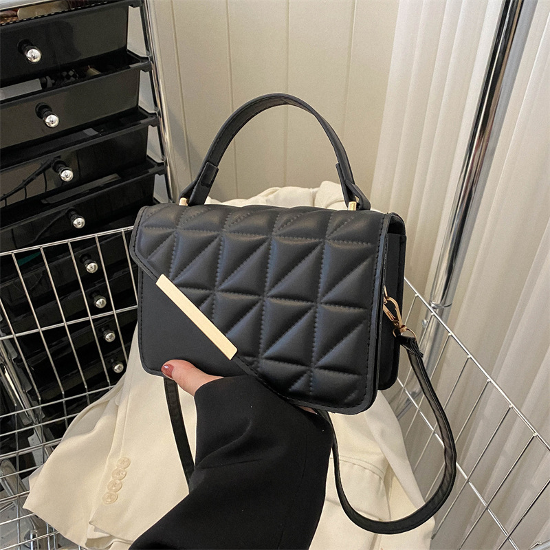 2025 Women's small fashionable bag with rhombus embroidery thread single shoulder cross body bag textured small square bag popular this year
