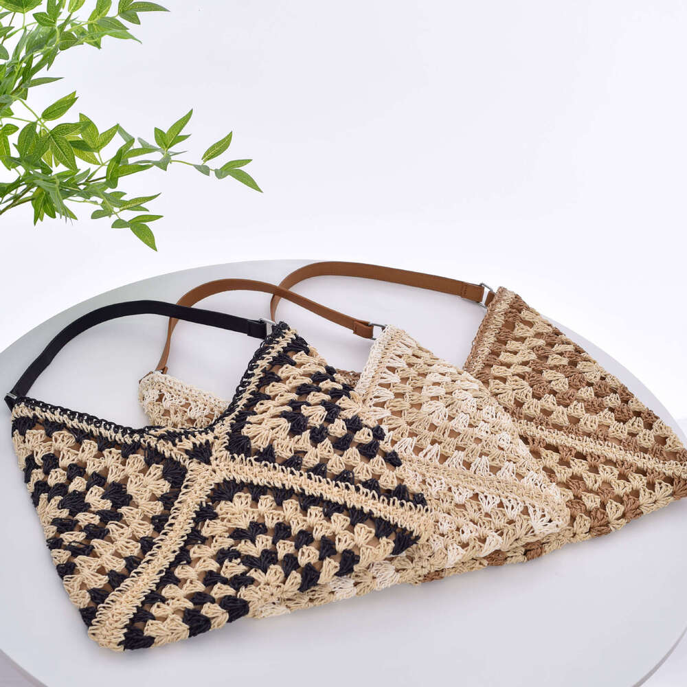 Handmade Beach Bag Handmade Straw Hollow Square Flower Large Triangle Contrasting Woven Shoulder Bag Kq2