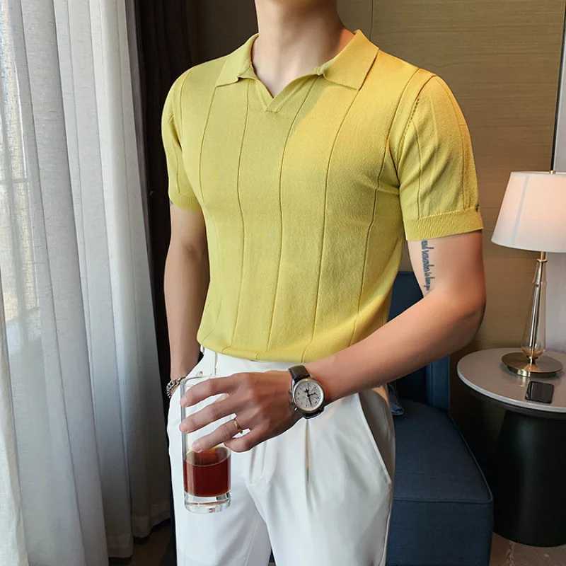 2024 Summer High end British Leisure Business Ruffian Handsome Minimalist V-neck Pit Striped Ice Silk Knitted Mens Polo Shirt W250414