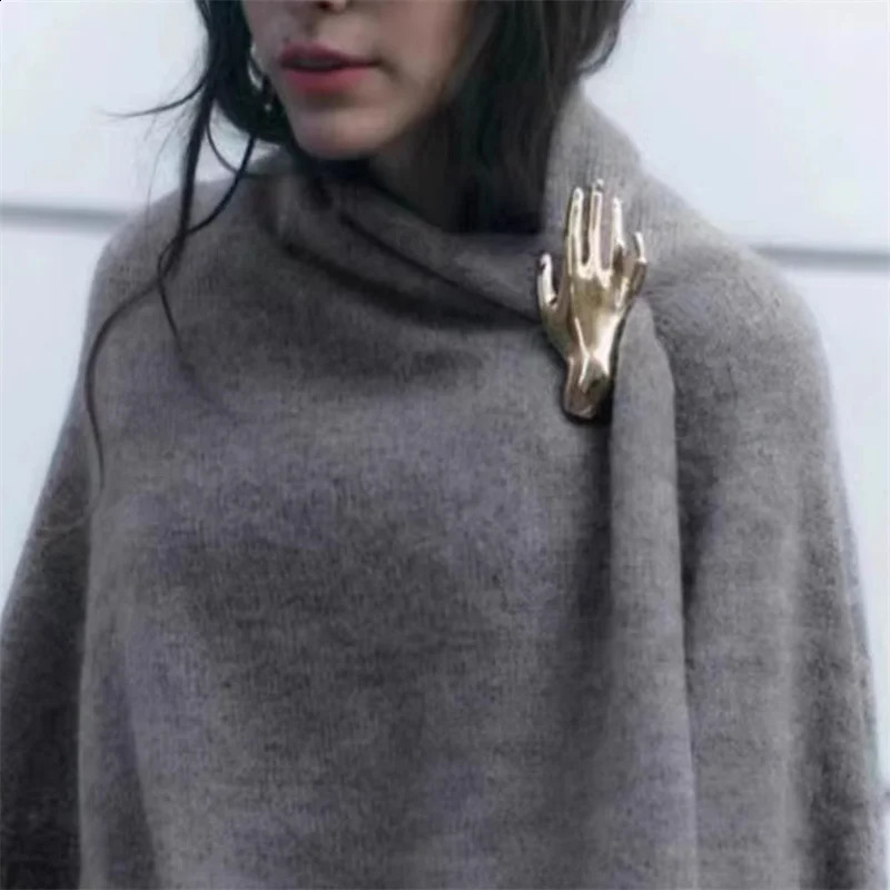 Xiaoluoke Retro Hyperbole Metal Smooth Palm Hand Shaped Chest Suitable for Women Punk Unique Creative Set Pin Party Jewelry 250409