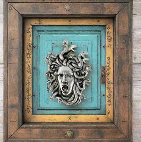 Snake hair snake head Greek head imitation ancient resin wall carved home decoration pendant w250414