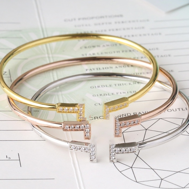 Bangle can twist diamond inlaid designer bracelets open titanium steel bracelets female European and American rose gold fashion bracelet accessories