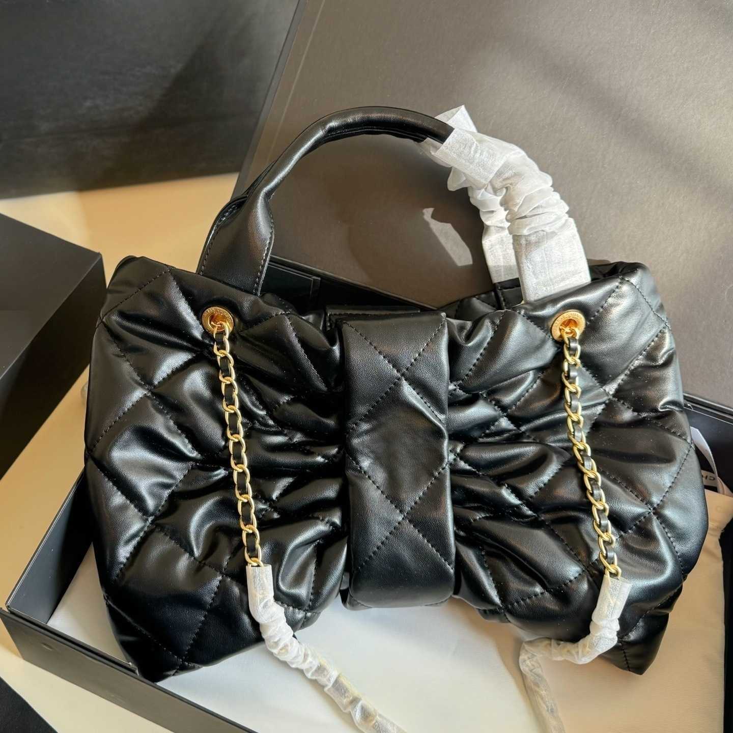 Shoulder Bags 2025 Top Mirror quality Designer Belted Bow bag Luxury Velvet Nylon Lambskin Evening bag 25 Large capacity Chain Bag Chain bag Clutch bag Crossbody bags