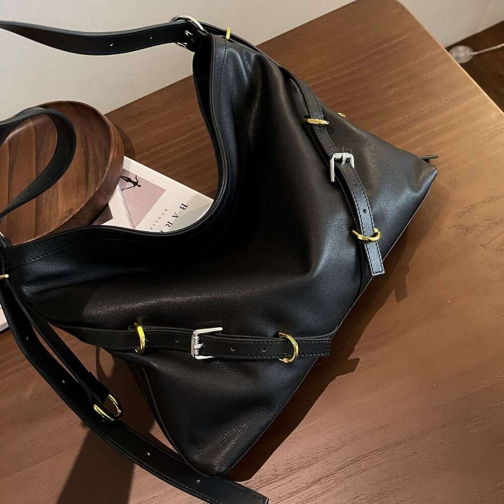 Women's Bags new tote spicy girl motorcycle, leather toe cover layer, armpit bag, single shoulder crossbody, commuting handbag, casual