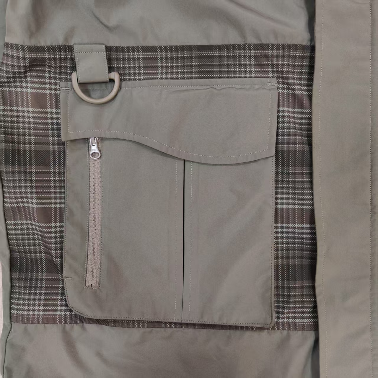 Men's Green Multi-pocket Zipped Windproof Jacket with Detachable Long Sleeves Stand Collar for Outdoor Athleisure Outfit