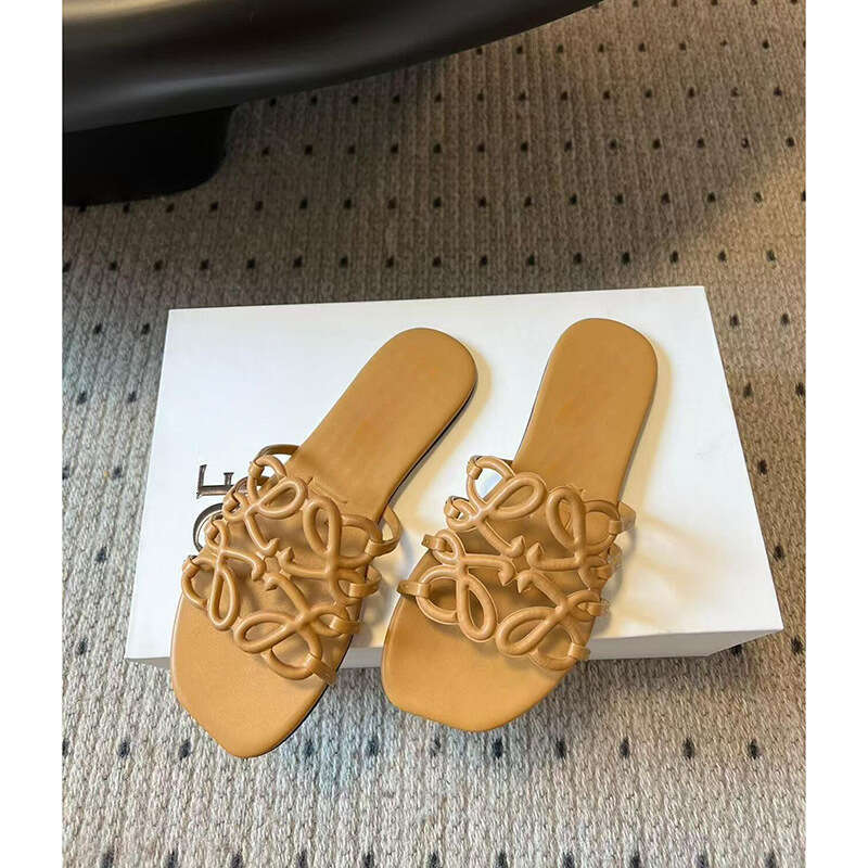 Luojia 2025 Summer New Hollow out Leather Slippers with One Piece Strap Outer Wear, Versatile for Daily Use, Open toed Cool Dragging Women's Shoe