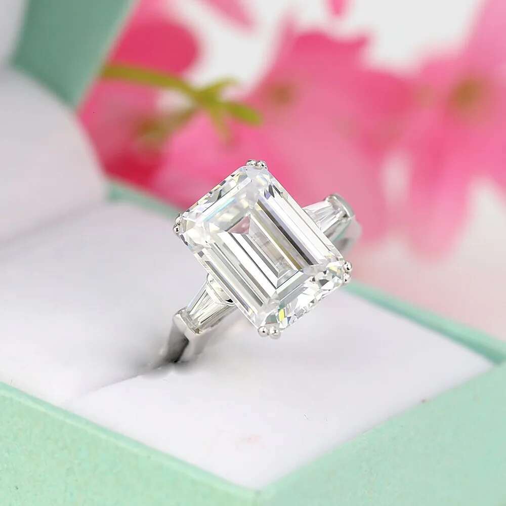 1/2/3/4Carat Emerald Cut Full Moissanite Engagement Ring with Tapered Baguette Shape Diamond S925 Silver Wedding Rings for Women