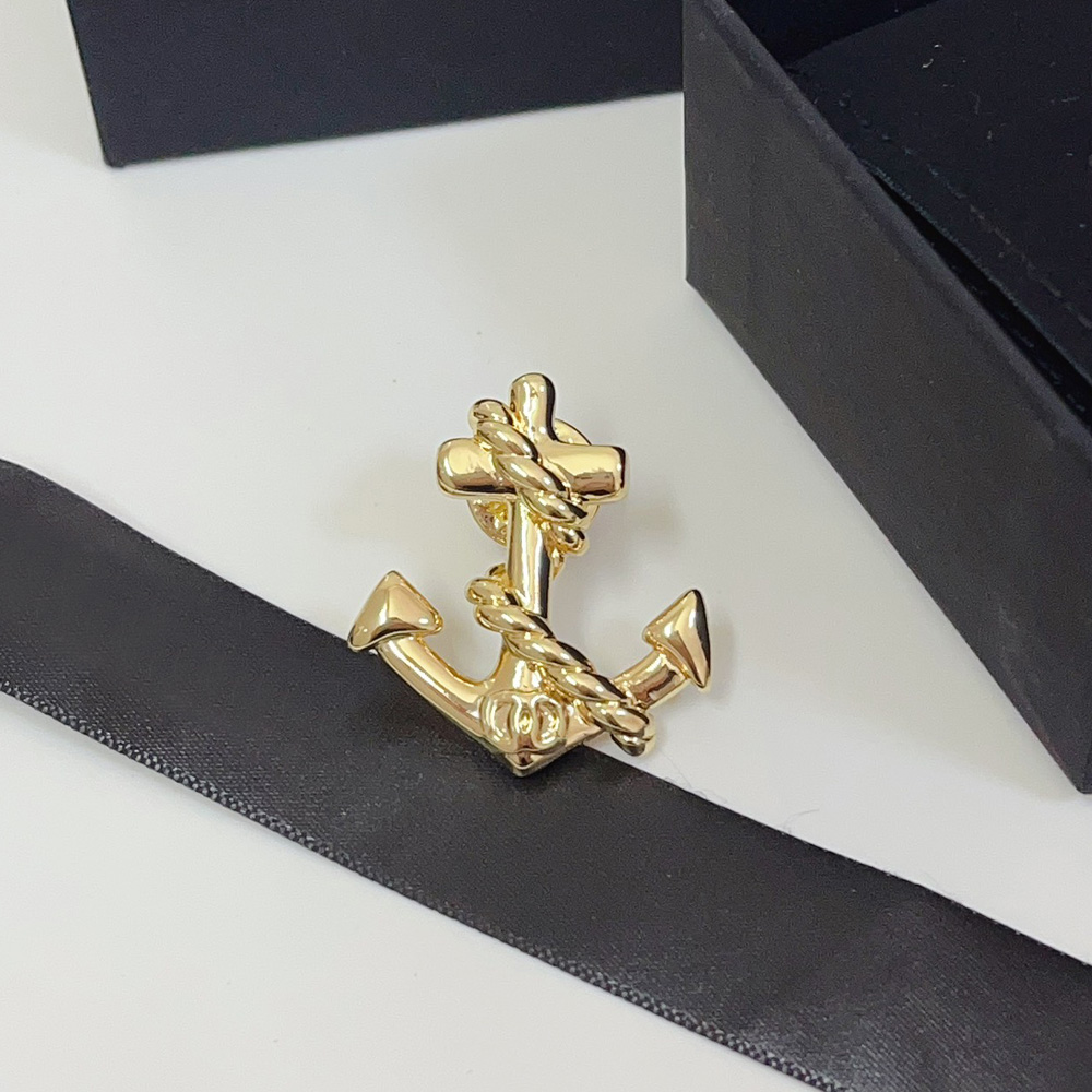 Elegant Brooch Pins Hot Sell Styles Retro Boutique Pins Stainless Steel Accessories Couple And Family Fashion Gifts Jewelry Pearls Diamonds Matching Brooch