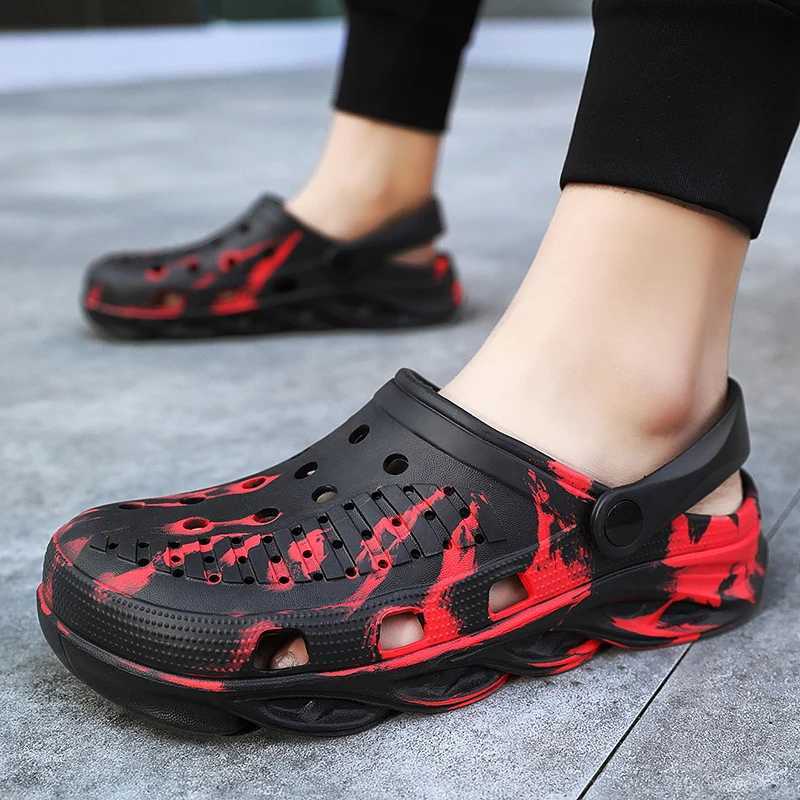 Summer Couple Clog Shoes Fashion Sandals Waterproof Slippers Mens Shoes Outdoor Soft Sole Slippers EVA Beach Home Slippers W250414