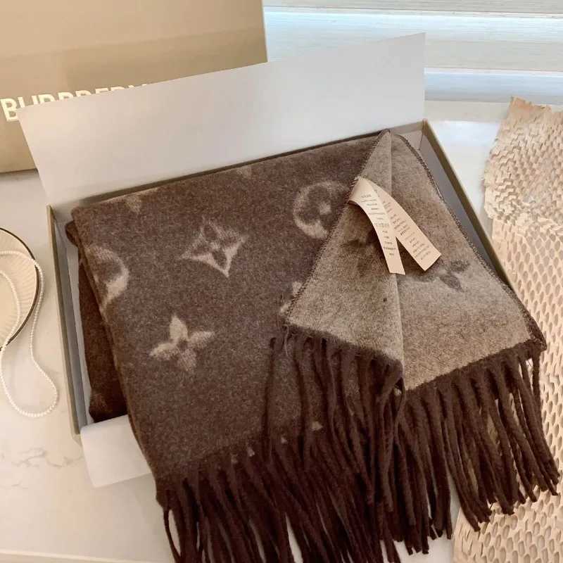 Luxury Autumn and winter new two-sided imitation wool shawl dual-purpose thickened warm scarf outdoor boarding scarf Y251114