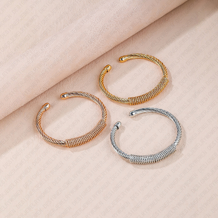 Designer Bracelet for Women Three Piece Luxury Gold Bracelets Vintage Open Bangle Set Retro Elegant Bangles Luxury Jewlery Designer for Women Timeless