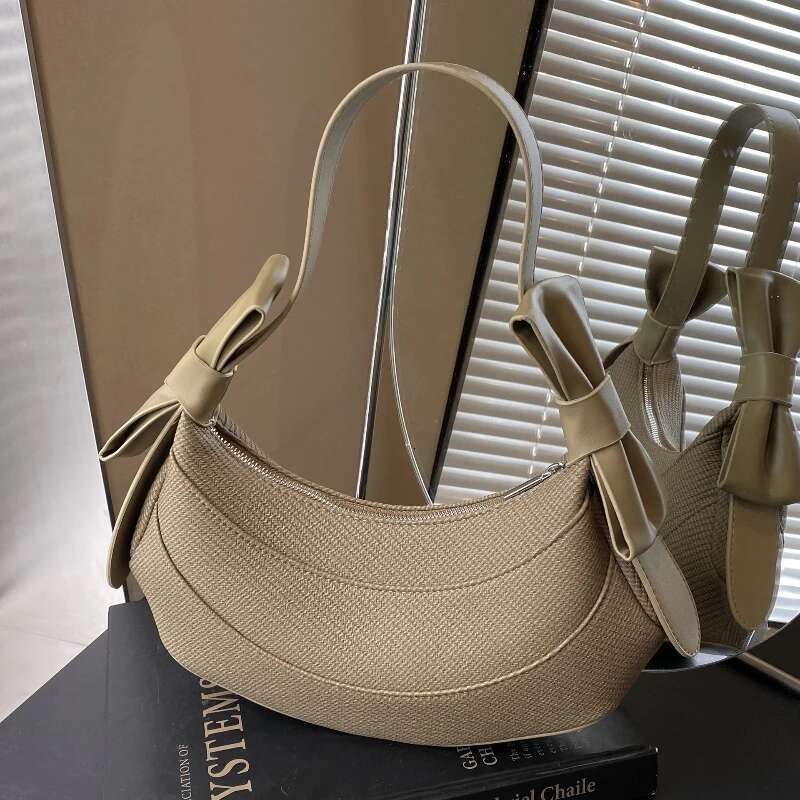 Korean Version Of Niche Women's New Stylish And Versatile Casual Handbag Highend Feeg Armpit Shoulder Bag