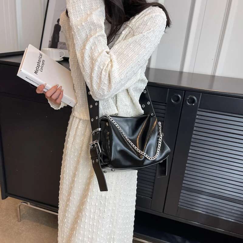 Fashion Women's Soft Sier Leather Pillow Crossbody Ladies Chain Handbags 2023 New In Cross Body Bucket Bag