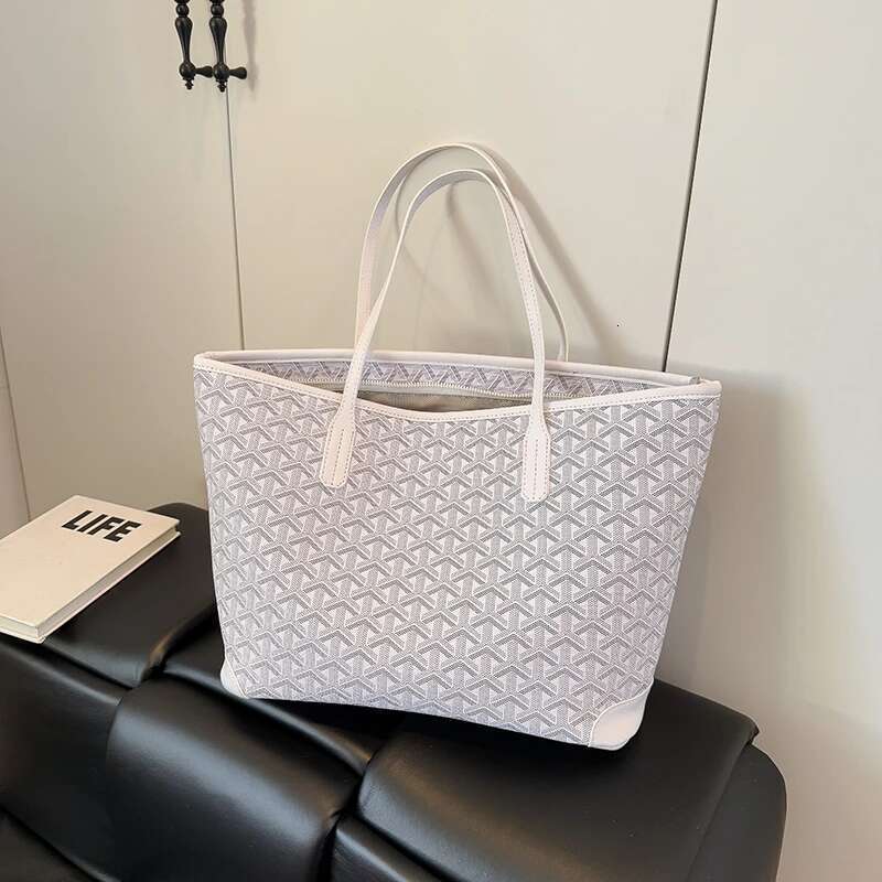 Chic Solid Color Crossbody Tote Bag Retro Leather Women's Casual Commuter High-End P Design