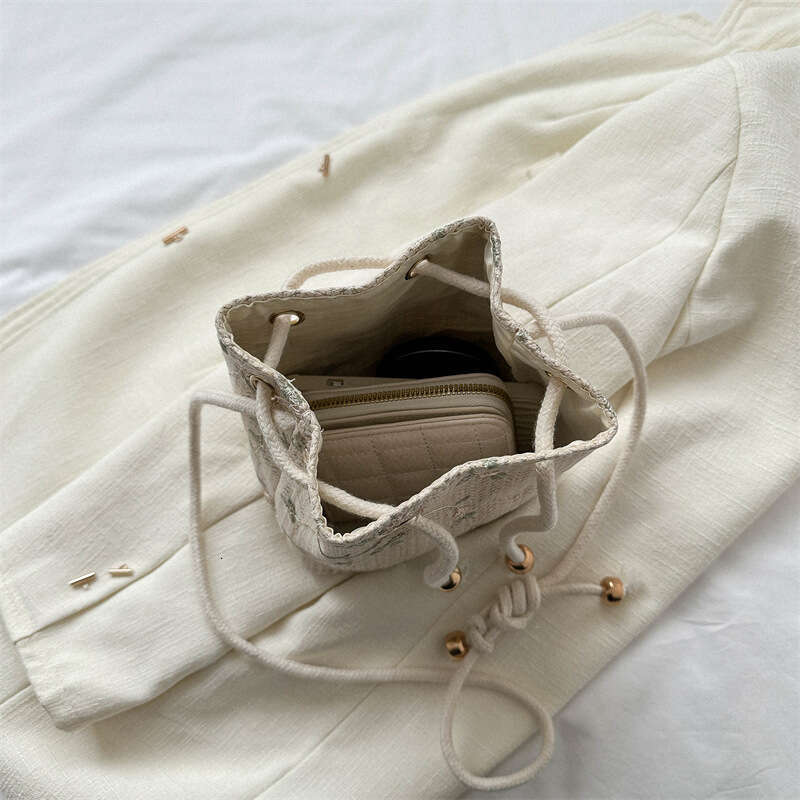 Handmade Beach Bag Woven Women's New Trend 2023 Summer Grass Weaving Cute Fairy Small Fresh Bucket Personality Single Shoulder Crossbody Bag Kq2