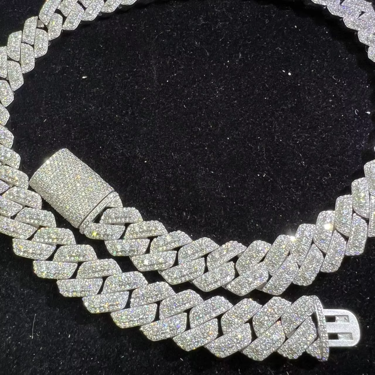 Manufacturer Direct Sales High Quality 18mm Cuban Chain Necklace for Women Moissanite Jewelry