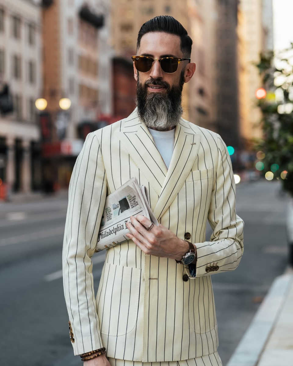 Classic Pinstripe Wedding Tuxedos 2 Piece Set Jacket Pants Men Suit Peaked Lapel Casual Groom Wear Party Suits Customized