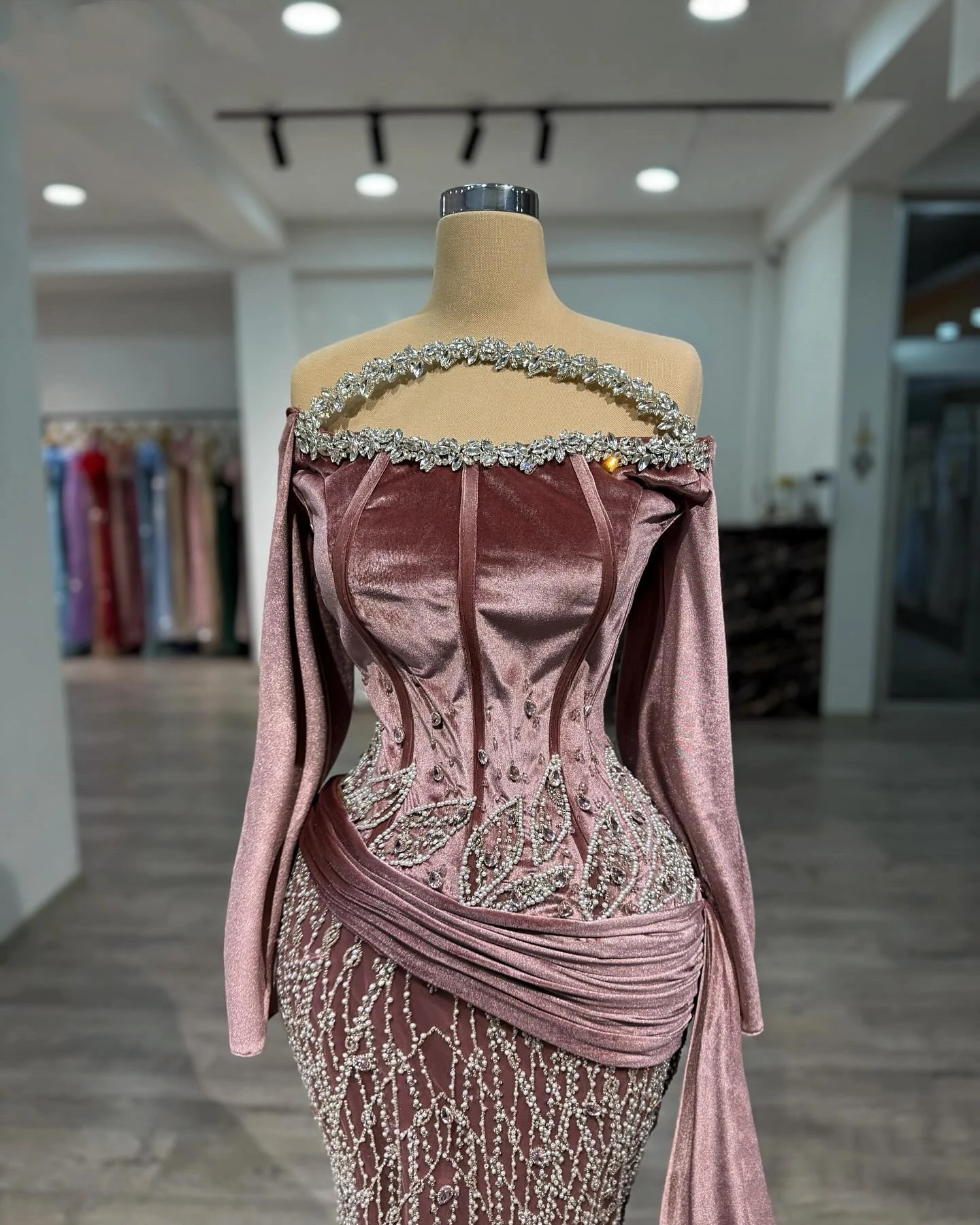 Unique Crystal Beading Evening Dresses Off Shoulder Prom Gowns Detachable Train Long Sleeves Customized Formal Occasion Plus Size Party Dress Vestidos