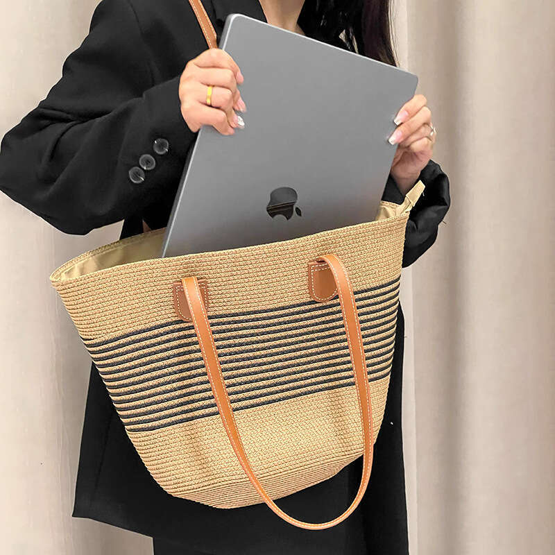 Handmade Beach Bag Summer Striped Single Shoulder Commuting Straw Woven Bag, New Large Capacity Casual And Fashionable Women's Beach Tote Bag Kq2
