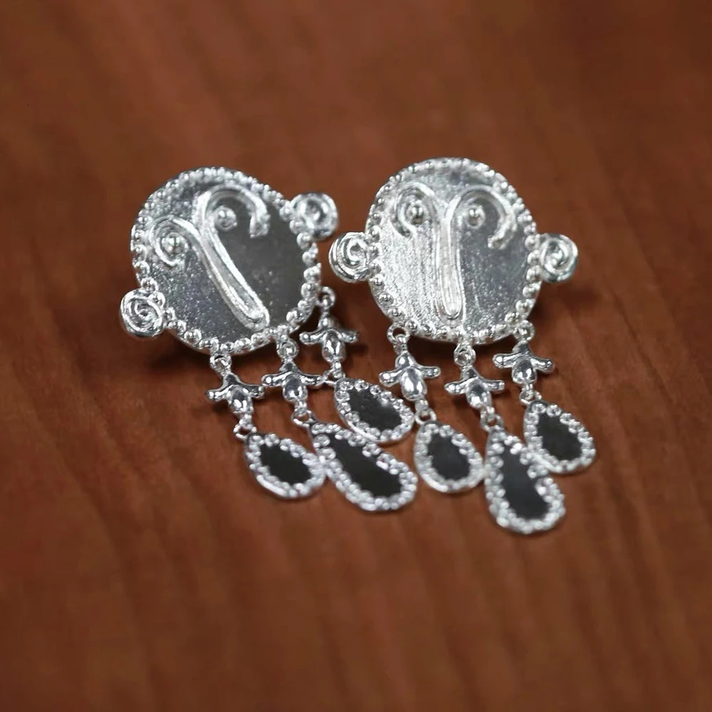 Crying Man avatar Stud Earrings 24 Vintage Tassel Premium Pendant chic eardrop large size 250411