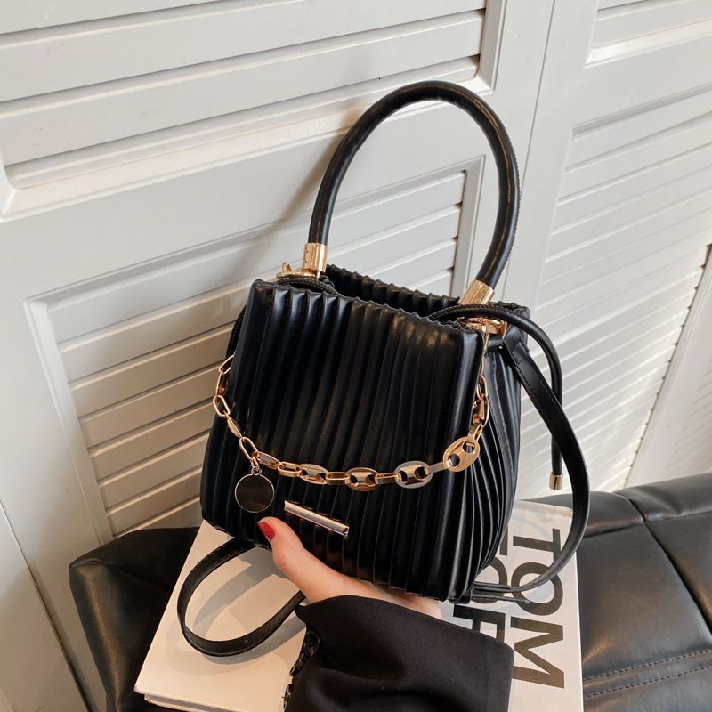 Niche Design New Hot Selg Ladies Fashionable Single Shoulder Crossbody Portable Simple Fold Bucket Bag