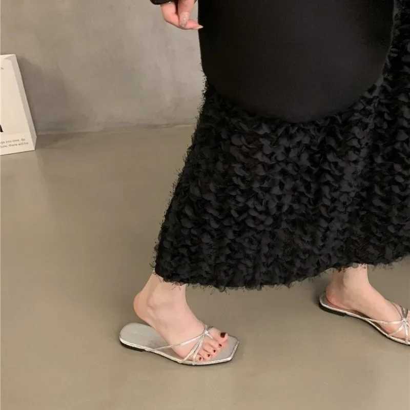 Womens flat bottom slide summer new square head clip foot with thin flip cover lightweight soft bottom beach slide W250414