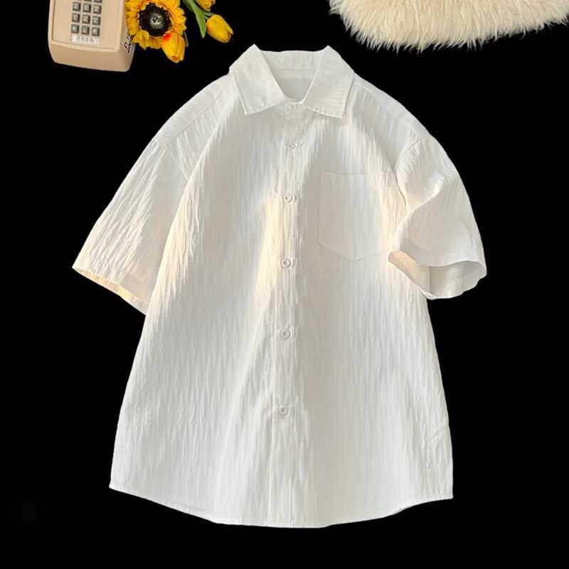 Classic solid color half sleeve unisex short sleeved top loose fit suitable for summer casual shirt breathable and comfortable jacket W250414