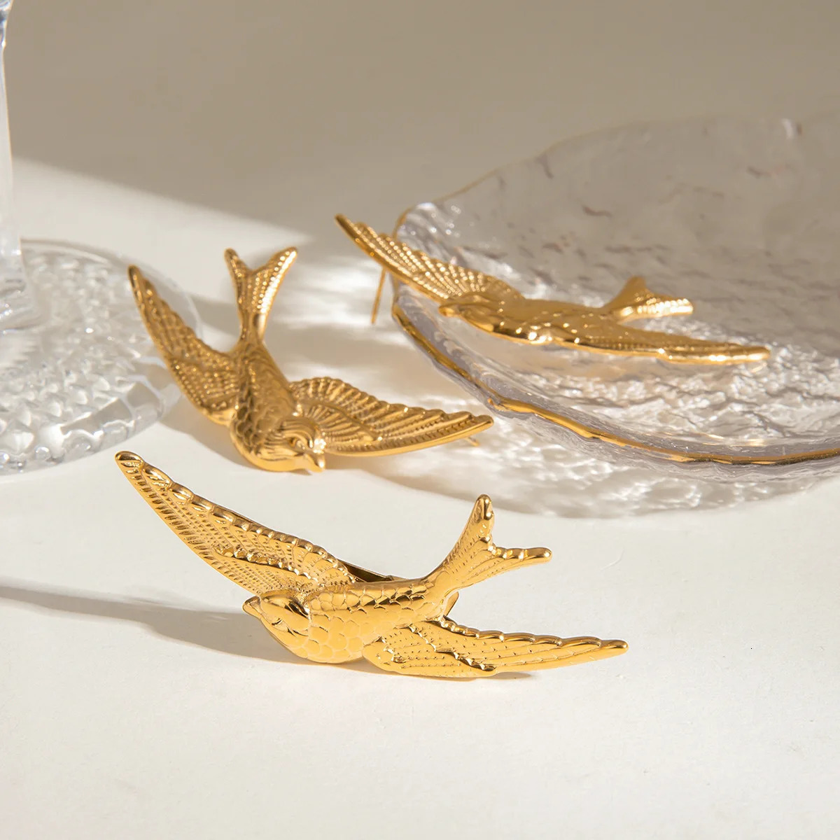 Stainless Steel Swallow Bird Studs Earrings Golden Texture Metal Animals Ear Rings for Women Retro Decorative Jewelry Party Gift 250411