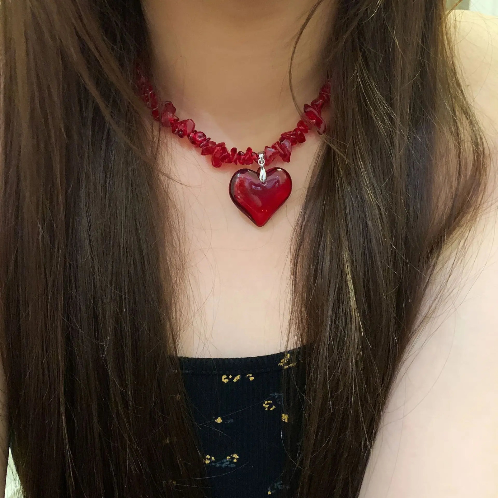 Vintage large heart-shaped pendant necklace suitable for women red crystal beads sweater chain aesthetic jewelry 250408
