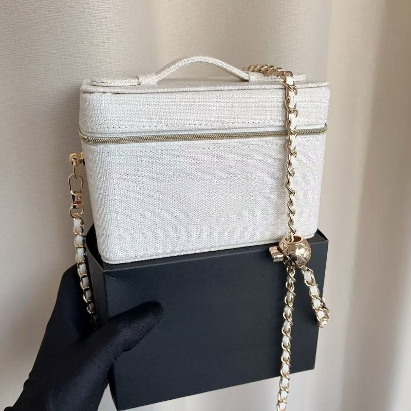 2025 Christmas limited edition Makeup Bag Luxury Cosmetic Bags Brand Designer Classic White DIY Chain Portable toiletry bag Travel Washing Square Round Gift bags