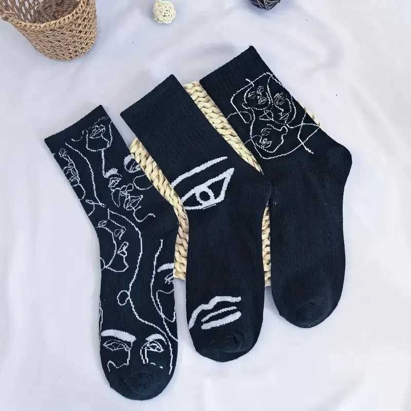 3/6 pairs of abstract lines painting cotton socks street trends sports sweatshirts absorbent breathable couple casual socks W250414