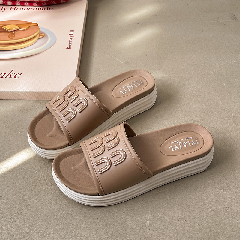 designer slippers new Women's fashionable thick-soled mid-heel one-word slippers versatile and non-slip beach slippers for women