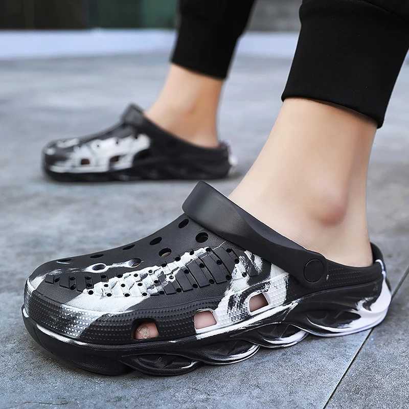 Summer Couple Clog Shoes Fashion Sandals Waterproof Slippers Mens Shoes Outdoor Soft Sole Slippers EVA Beach Home Slippers W250414