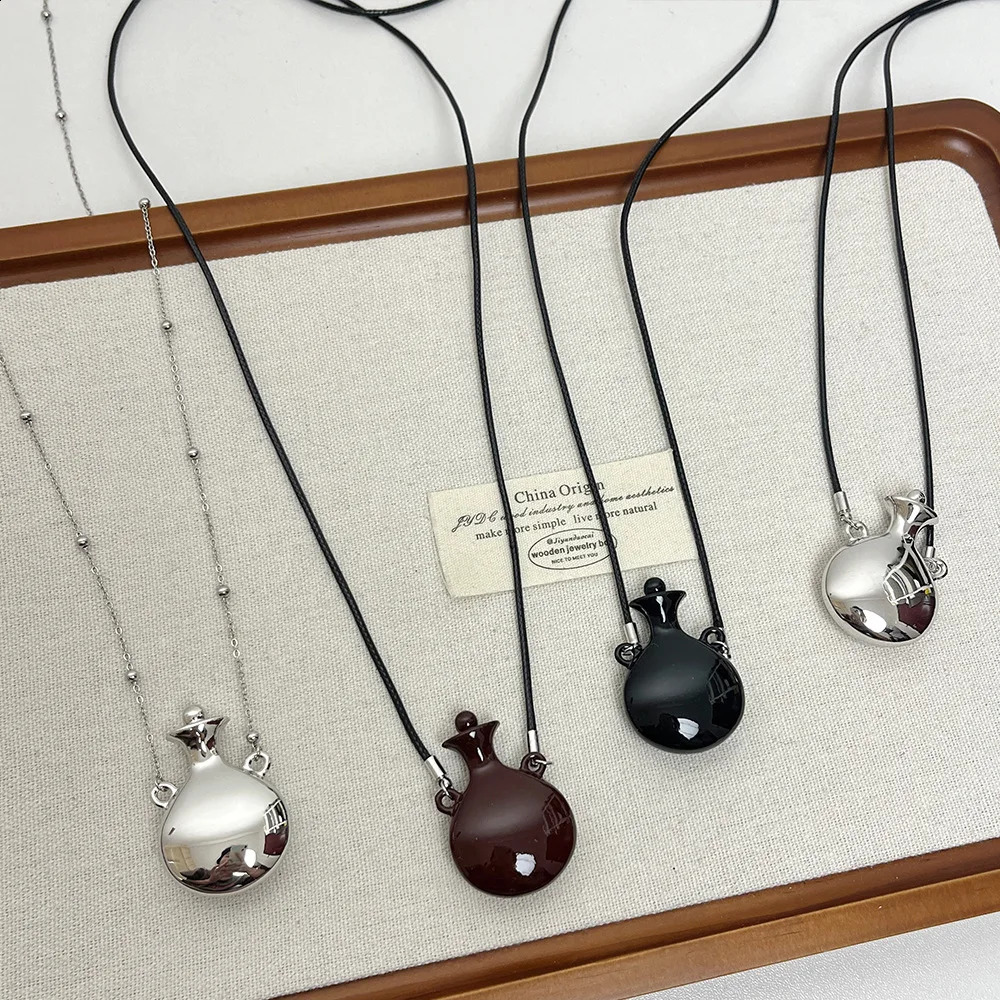 Bottle necklace long sweater chain 250408