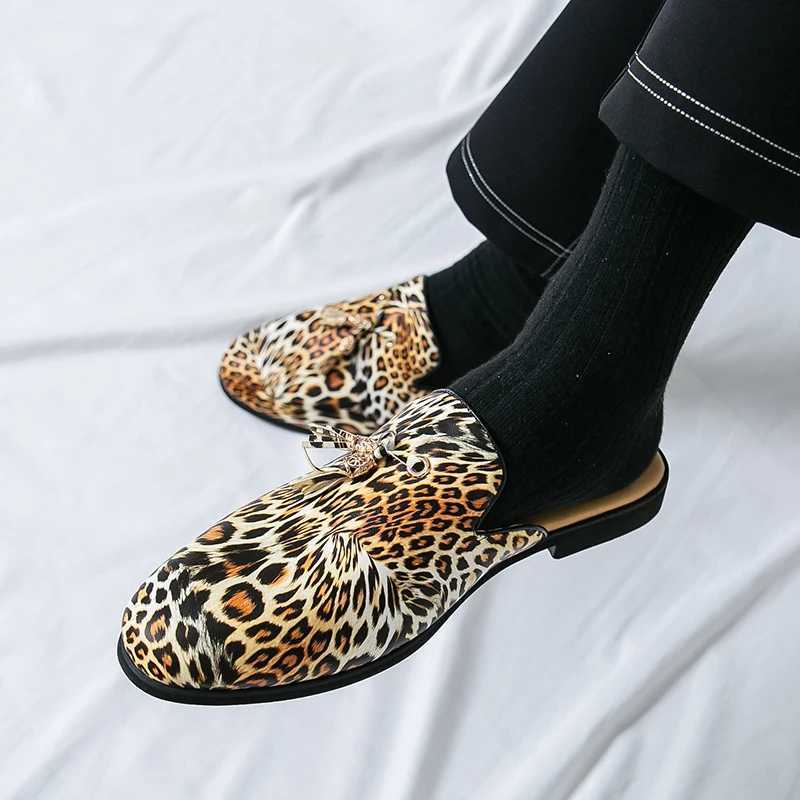 Summer mens leather casual shoes leopard print mens mule slider breathable mens sandals half load Zapatos Hombre W250414