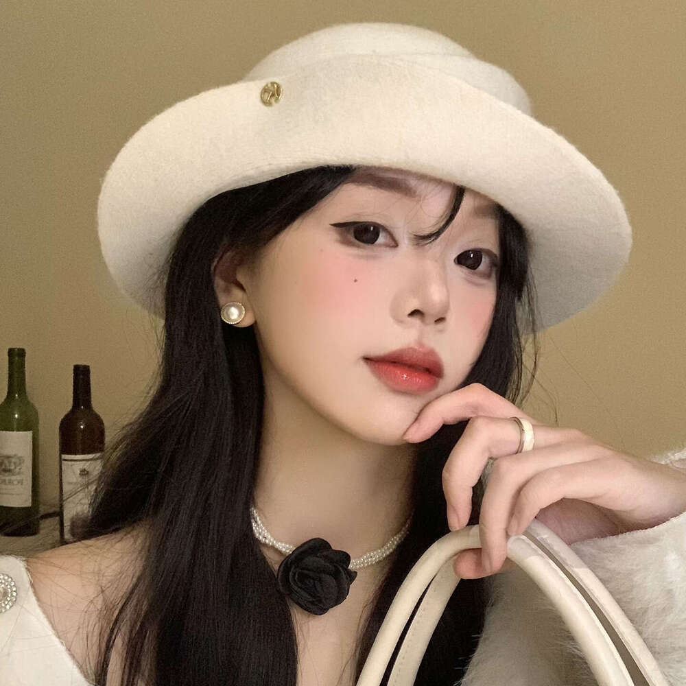 fashionable and elegant top hat for women in autumn and winter french retro and elegant temperament rolled edge beret socialite and heiress style hat