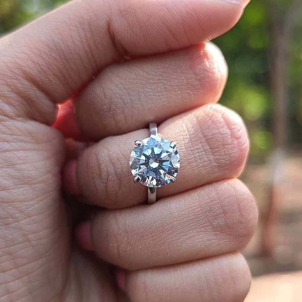 0.5-4Carat Brilliant Round Cut Moissanite Engagement Ring for Women 925 Silver 4-prong Set Solitaire Diamond Wedding Rings
