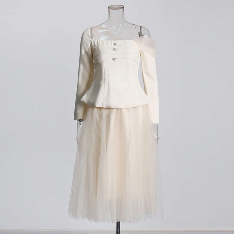 Designer Chic Ladies' Two-Piece Outfit - Modern Tailored Top + Delicate Lace Mesh A-Line Skirt