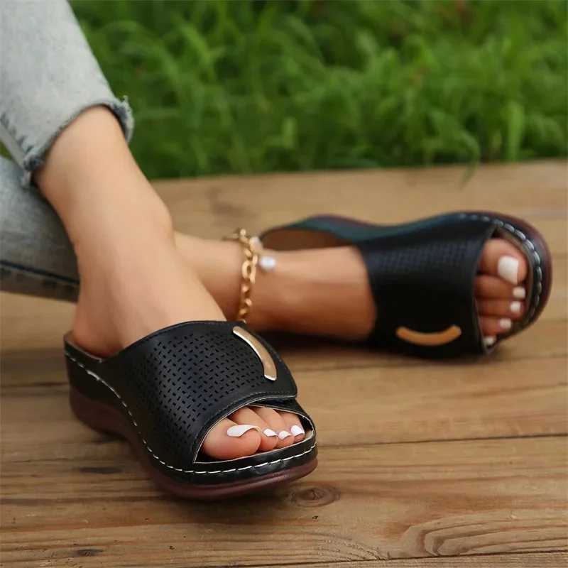 Womens hollow wedge-shaped slider summer new womens comfortable breathable platform sandals womens anti slip slider Plus size 42 W250414