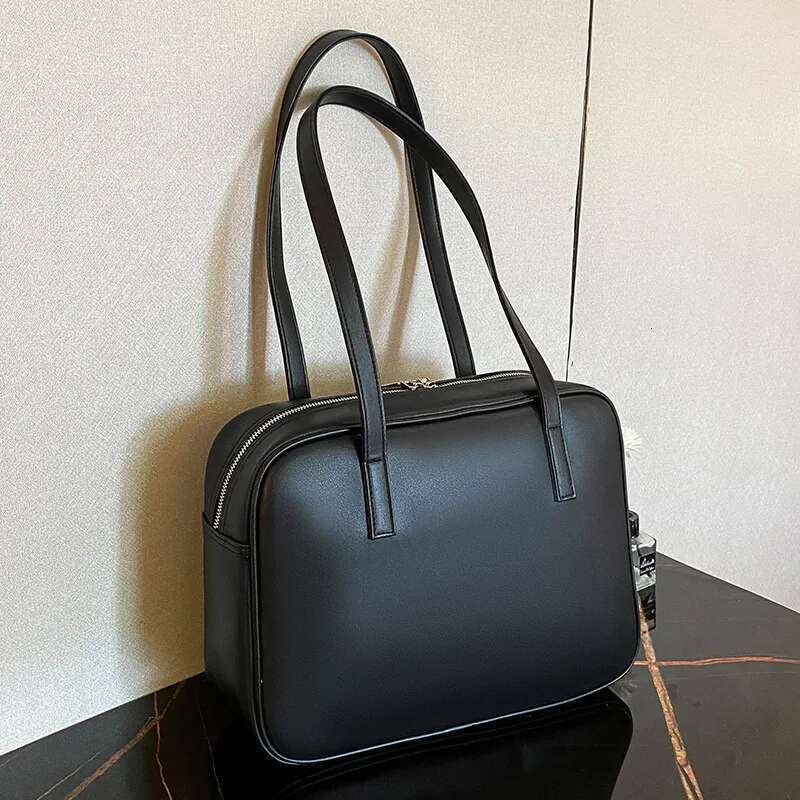 Korean Retro Soft Leather Solid Color Zipper Large Capacity Shoulder Commuting Briefcase Leisure College Style Women's Bag