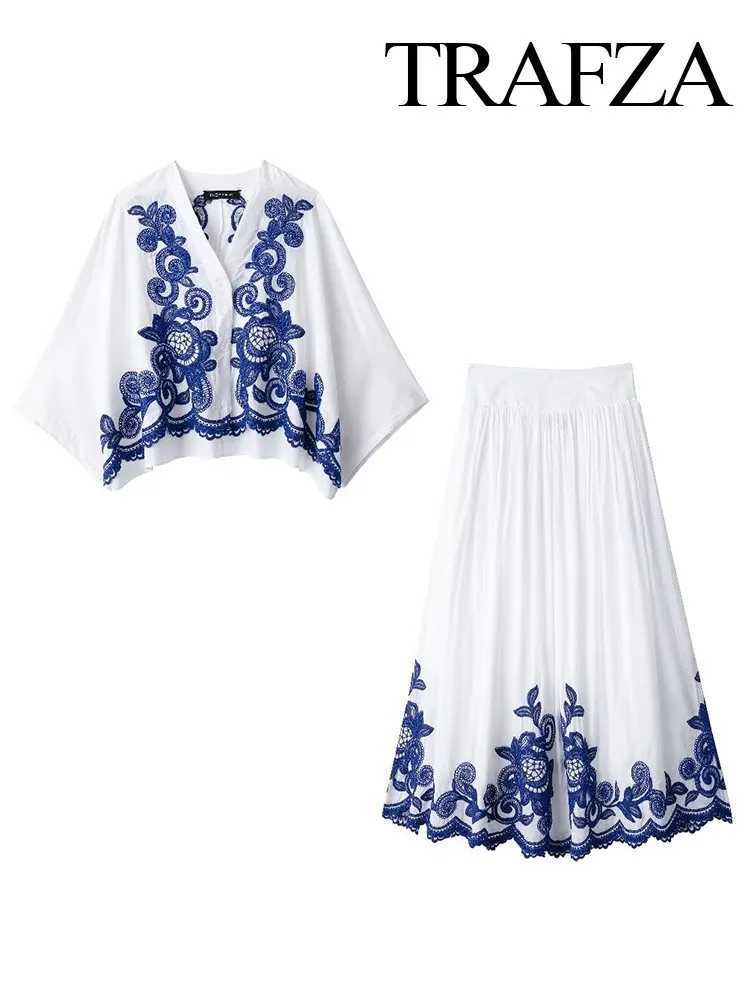 TRZA Womens 2-piece Blue Embroidered Single Piece Loose Shirt+Unique High Waist Loose Folded Street Skiing ClothesXJ250414