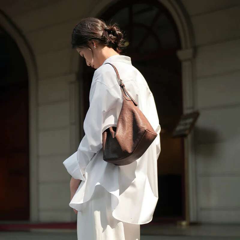 Qiu Zhen Top Layer Vegetable Tanned Cowhide Underarmhobovintage Genuine Leather Casual Versatile Single Shoulder Commuter Dumpli