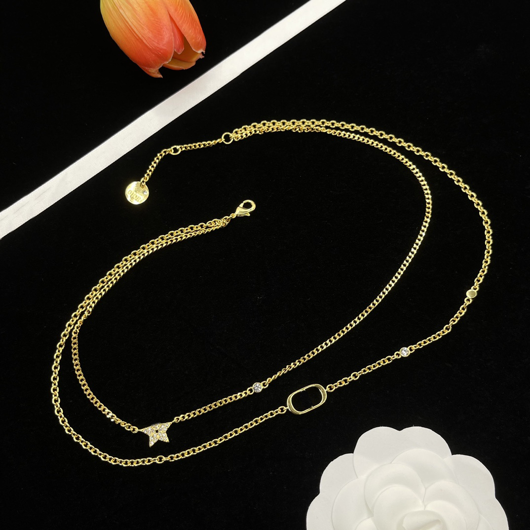 Gold-Toned Layered Necklace With Star And Logo-Inspired Details Delicate Daily & Chic Jewelry Gift For Her High-Quality And Stylish Accessory