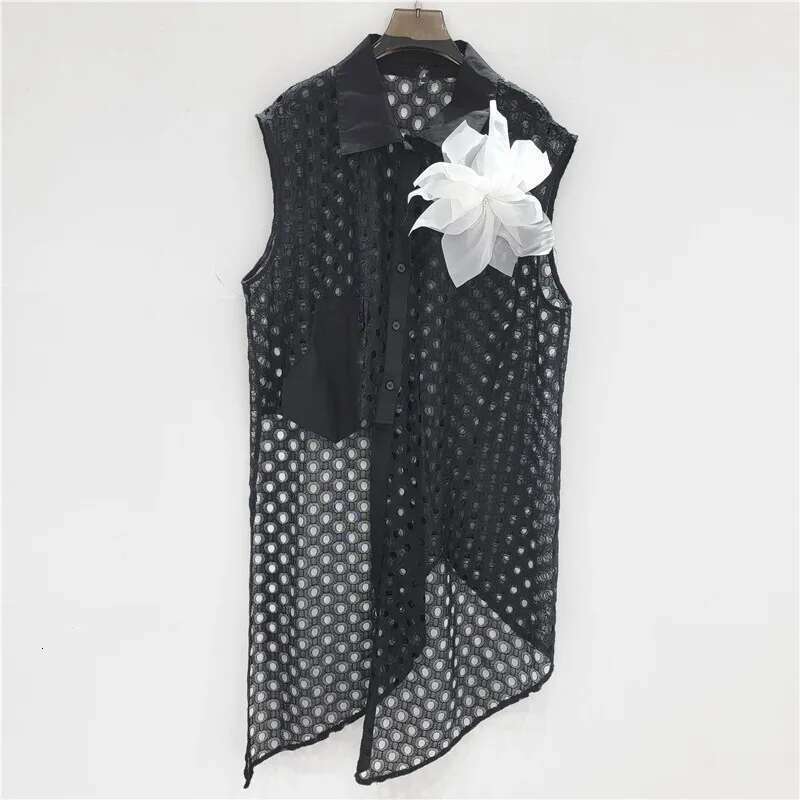 DEAT Women's Shirt Sleeveless 3D Wer Hollow Out Mesh Irregular Female Turn-Down Collar Blouse Summer 2025 New Fashion 29A663