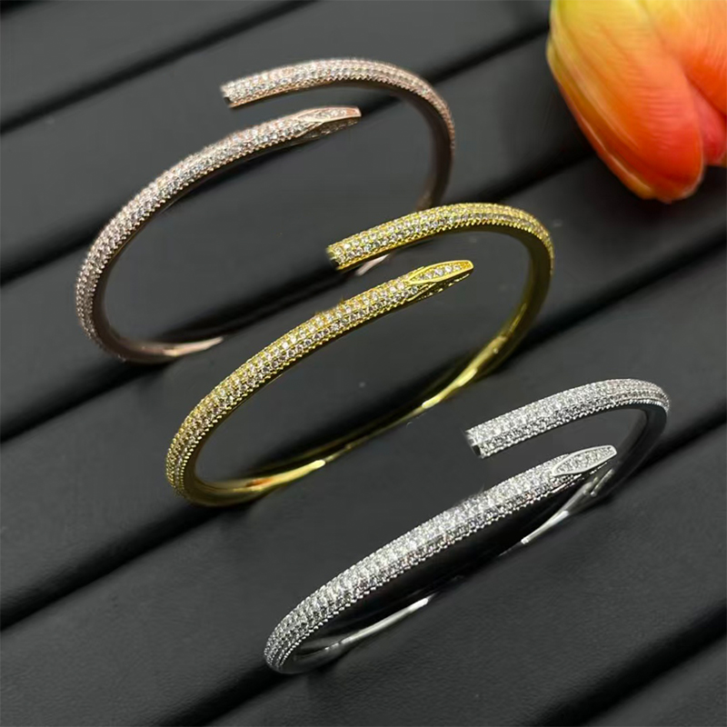 Fashion Diamond Love Bracelet Women's Charm Luxury Cuff Nail Bracelet High quality Titanium Steel Jewelry Classic Designer Jewelry Christmas Gift