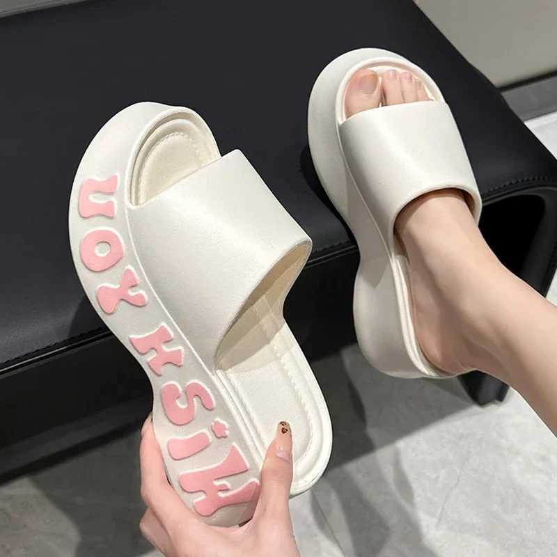 Summer 2025 Letter Print Thick Bottom Cloud Slippers for Womens Fashion Short and Fat Platform Sandals for Womens Anti Slip Wedge High Heels Beach Sli