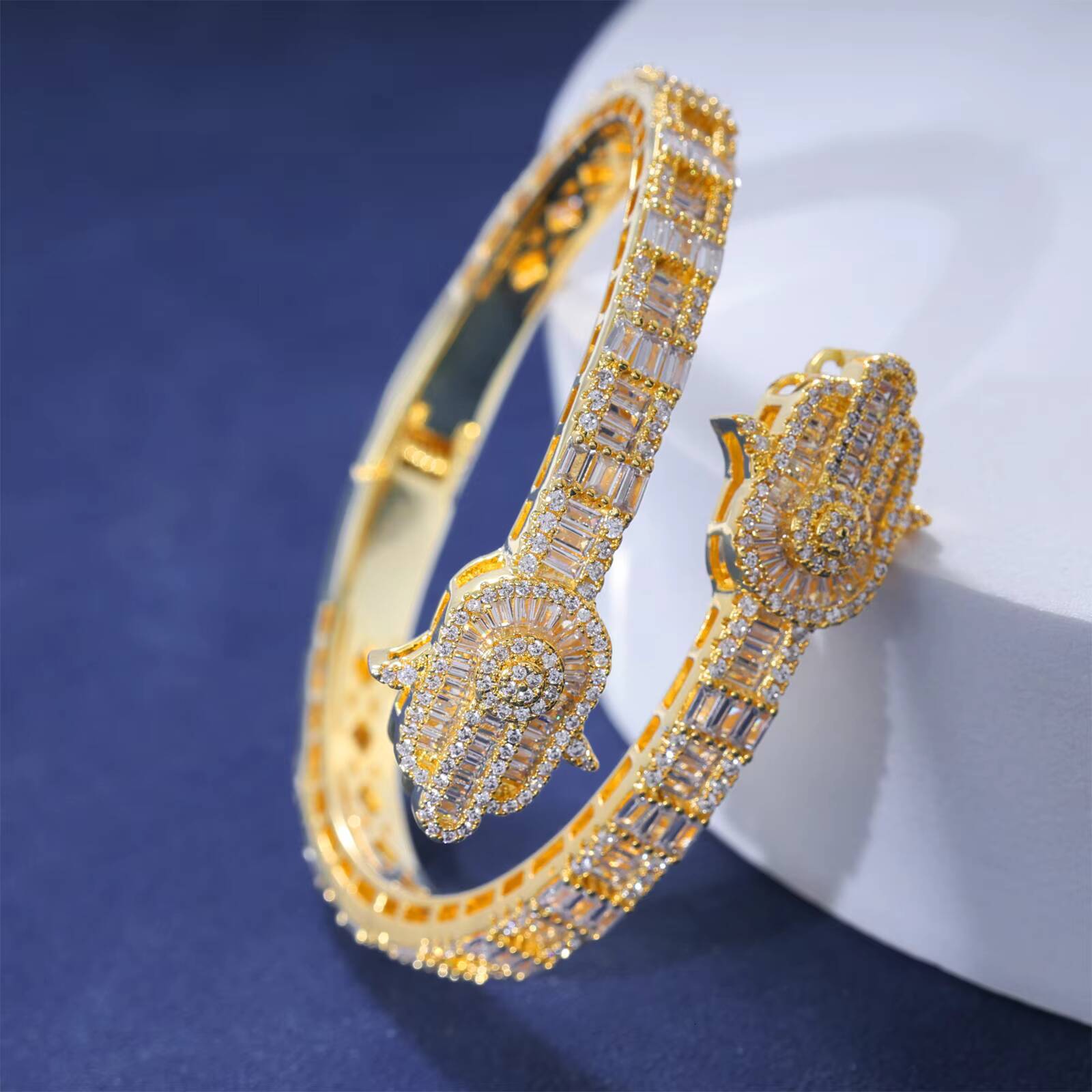 HipHop Retro Cool Trend Hand Jewelry Chains Mens Fashion Wrap Bracelets with Zircon Palm Personalized Hand Fatima Bracelets