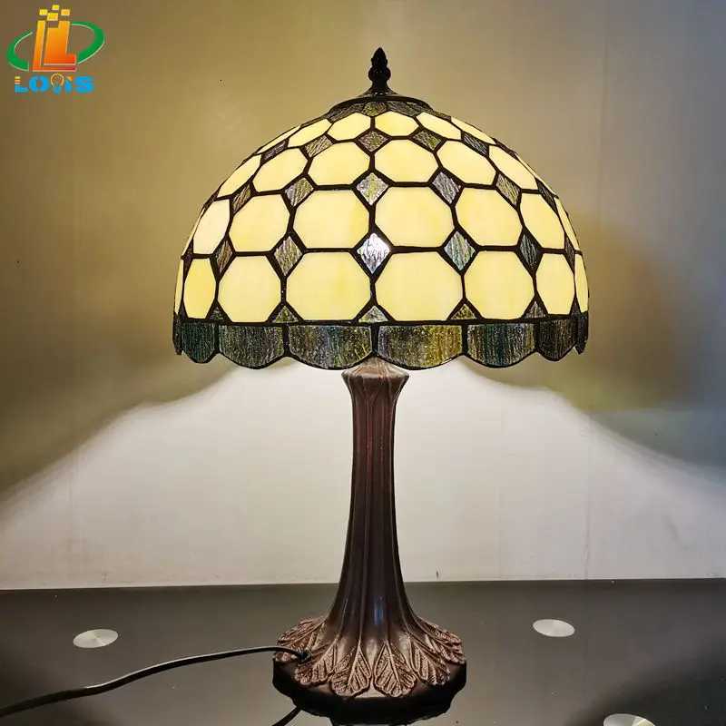 European Style Minimalist Small Square Desk Lamp Tiffany Style Restaurant Bar Antique Decorative Glass Lamp Metal Lamp Holder M251114